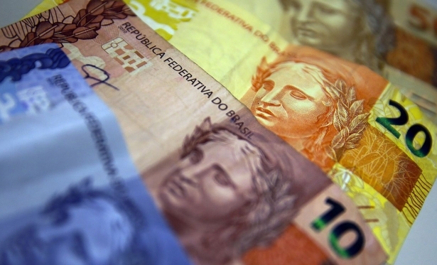 Pagamento de auxílio de R$ 600 segue para votação no Senado