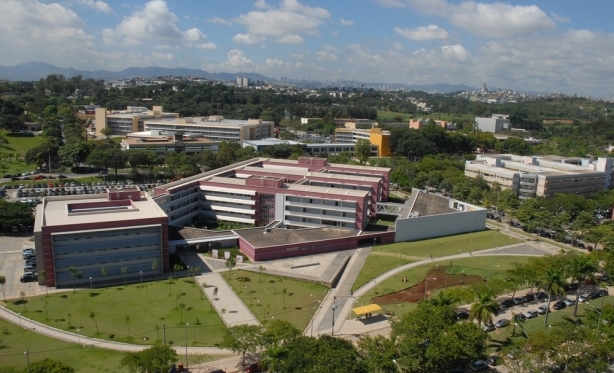 Cursinho pré-Enem da UFMG tem atividades online durante isolamento social