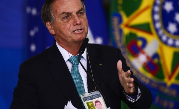 Bolsonaro diz que governo atuar por Copa Amrica no Brasil
