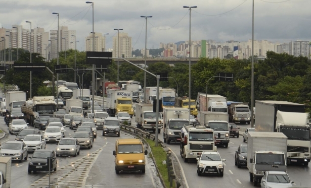 So Paulo suspende rodzio de veculos