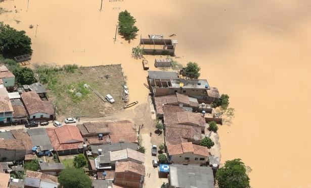 Governo deve enviar mdicos a regies atingidas por chuvas na BA