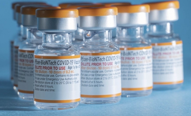 Pfizer antecipa entrega de doses da vacina peditrica 
