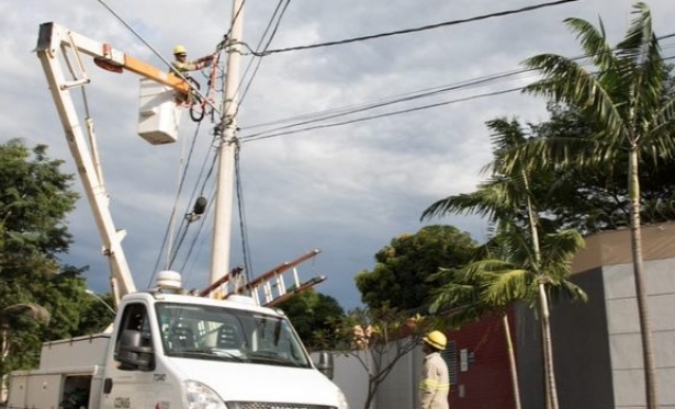 Cemig lança concurso com vagas para eletricista de redes