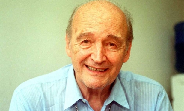 Famoso pelo bordão 'isso non ecziste', padre Quevedo morre aos 88 anos em BH