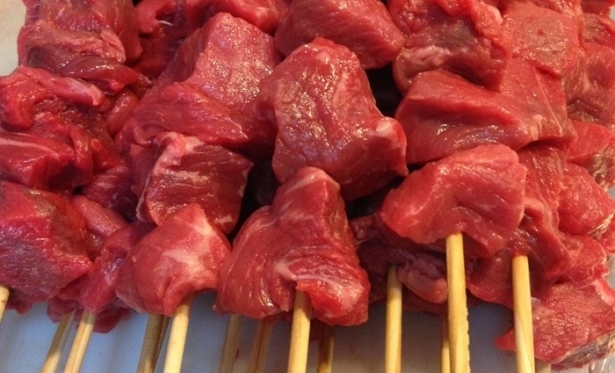 Receita do Dia: Espetinho de fraldinha