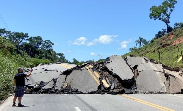 MG - Mais de 100 pontos de rodovias seguem interditados