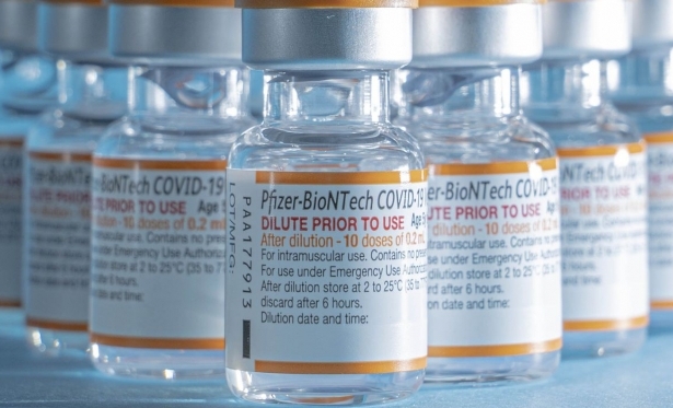 Pfizer: Novo carregamento da vacina pediátrica chega ao Brasil